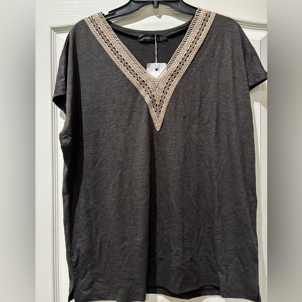 Sleevless top